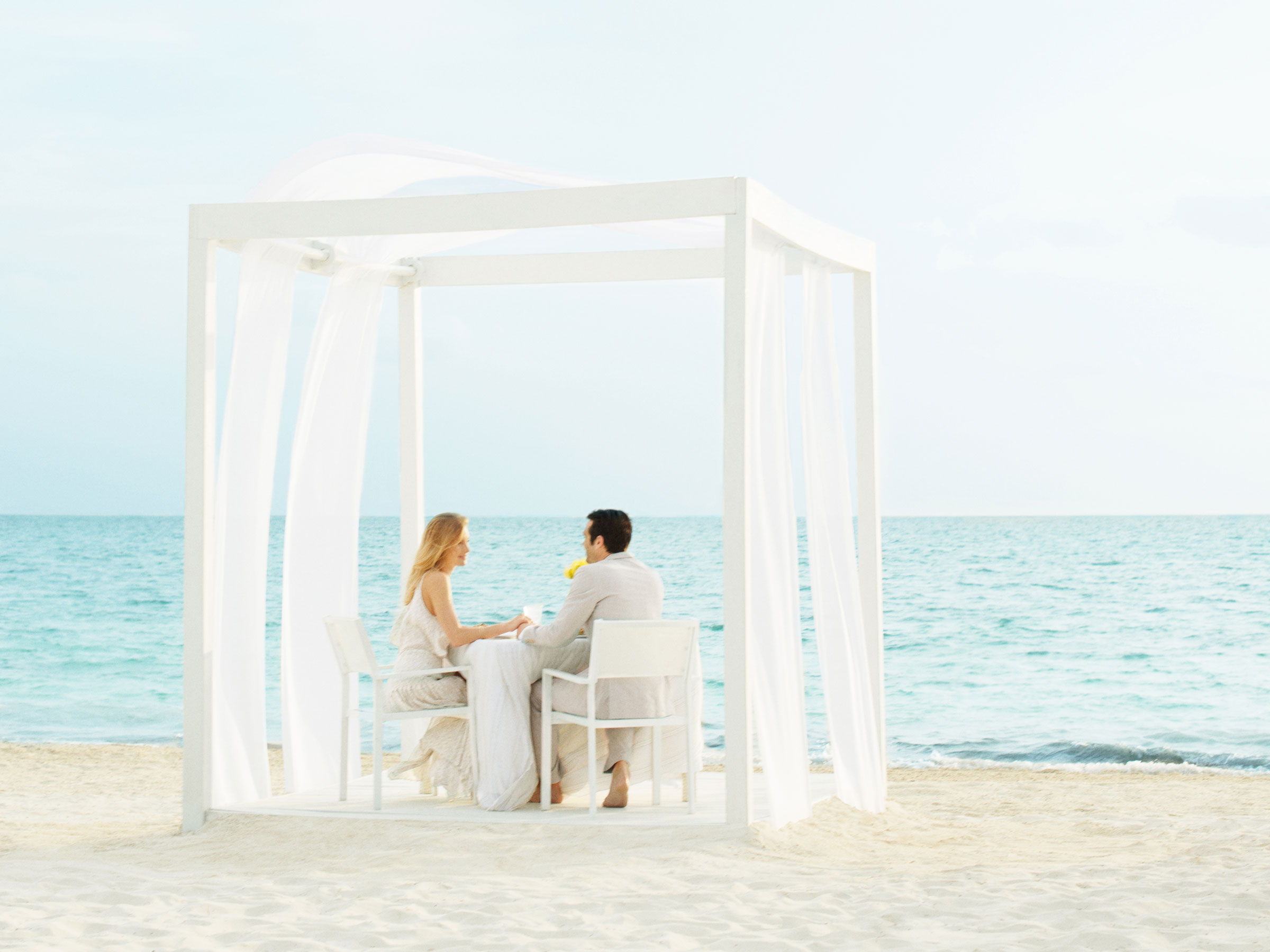 Private dinner by the beach in Playa Mujeres